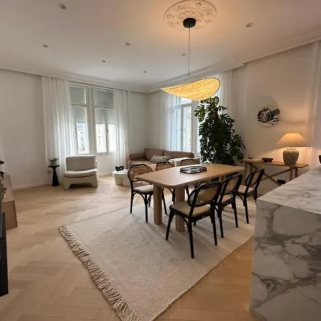 Kleen, Boutique Apartment